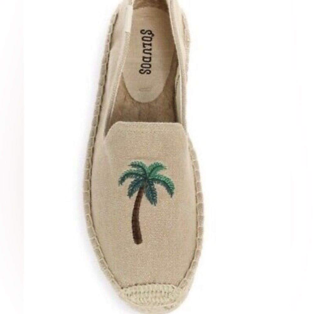 Soludos woman’s Beige Loafers with Palm Tree Design